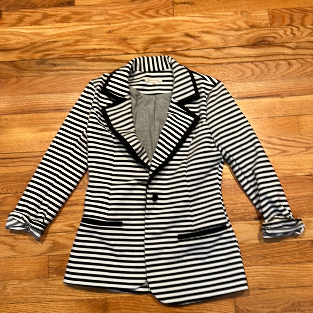 Stripped 3/4 Sleeve Blazer